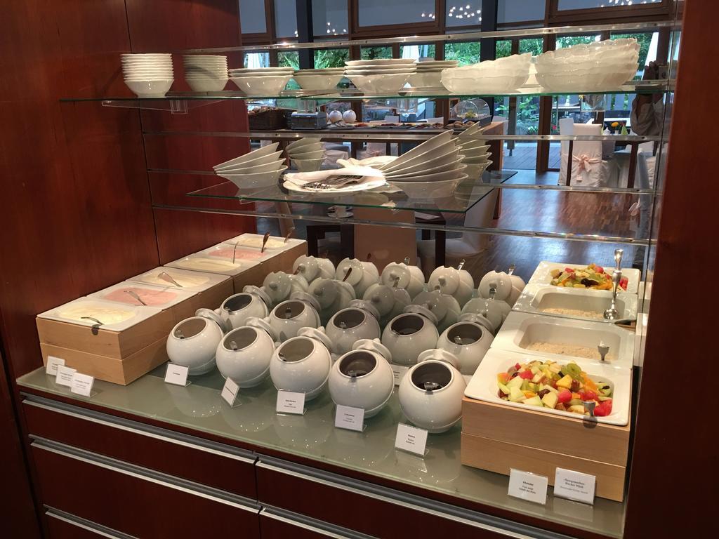 约翰尼特克罗伊茨罗曼蒂克酒店 于伯林根 外观 照片